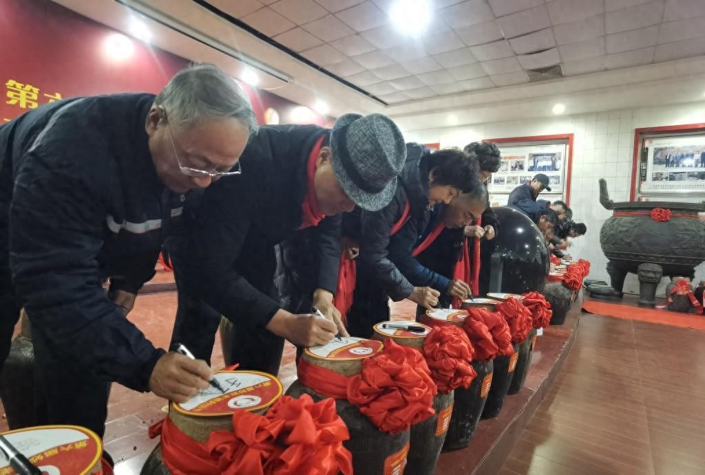 即墨妙府老酒封坛高潮迭起